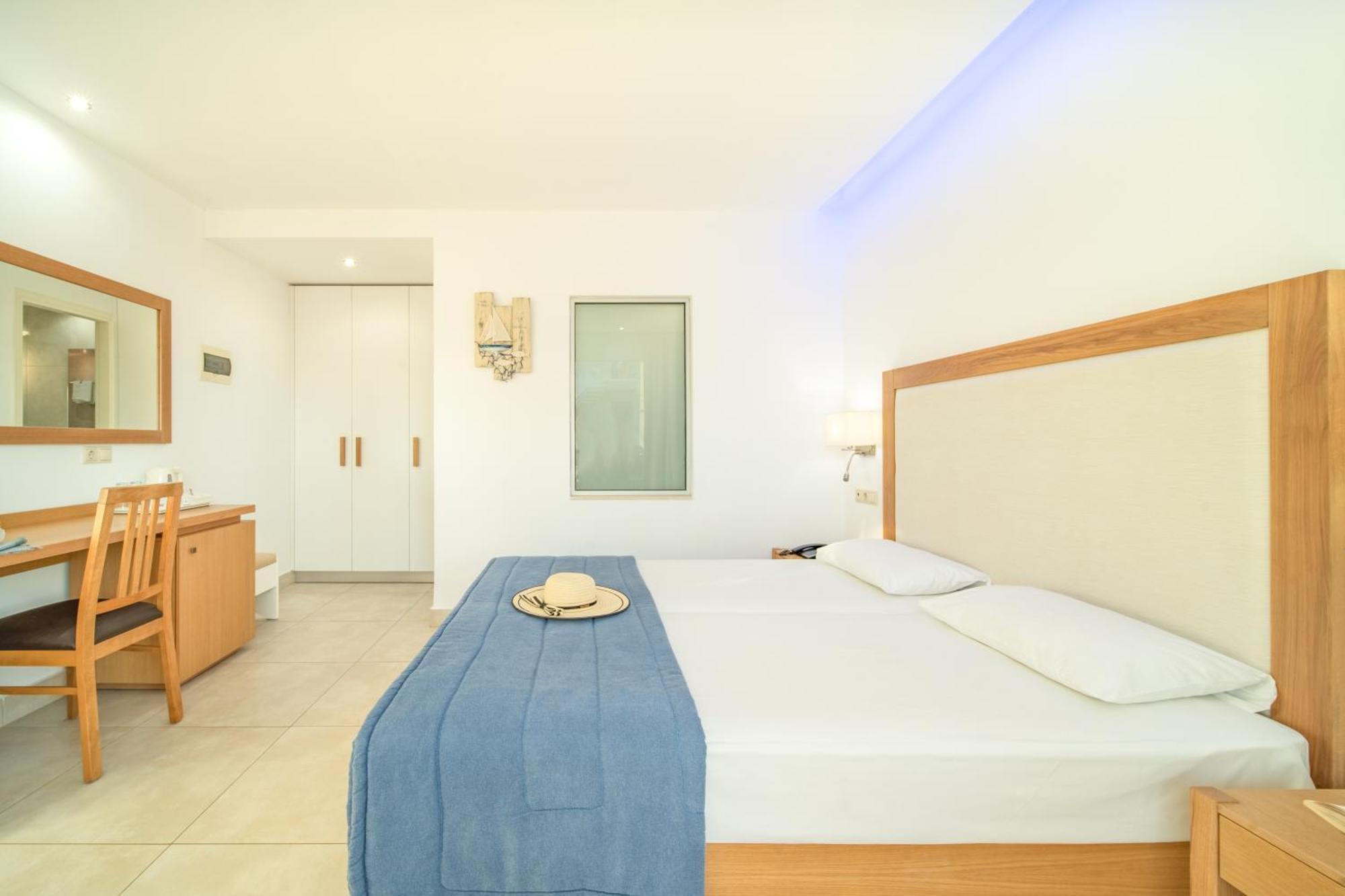 Aeolos Beach Resort Malia  Ngoại thất bức ảnh